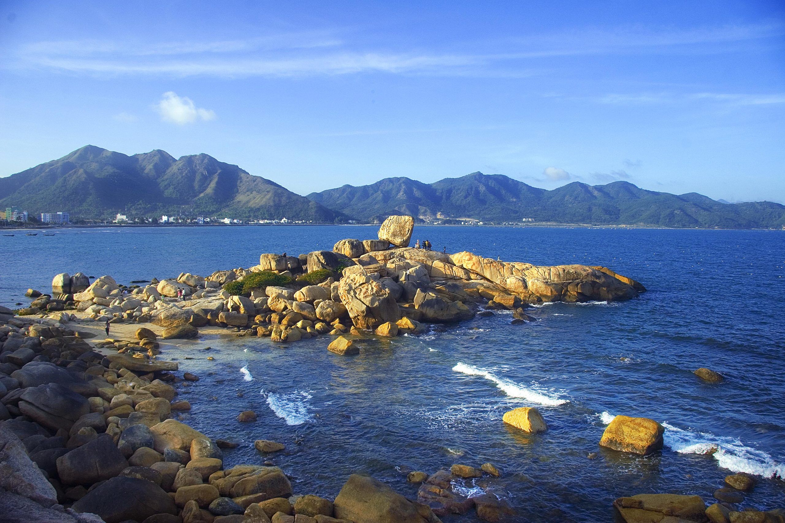 Immerse in Vietnam’s natural heritage with visa-smart planning
